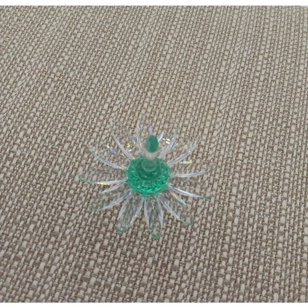Swarovski SCS Crystal Flower Daisy Figurine Green Center Clear Boxed